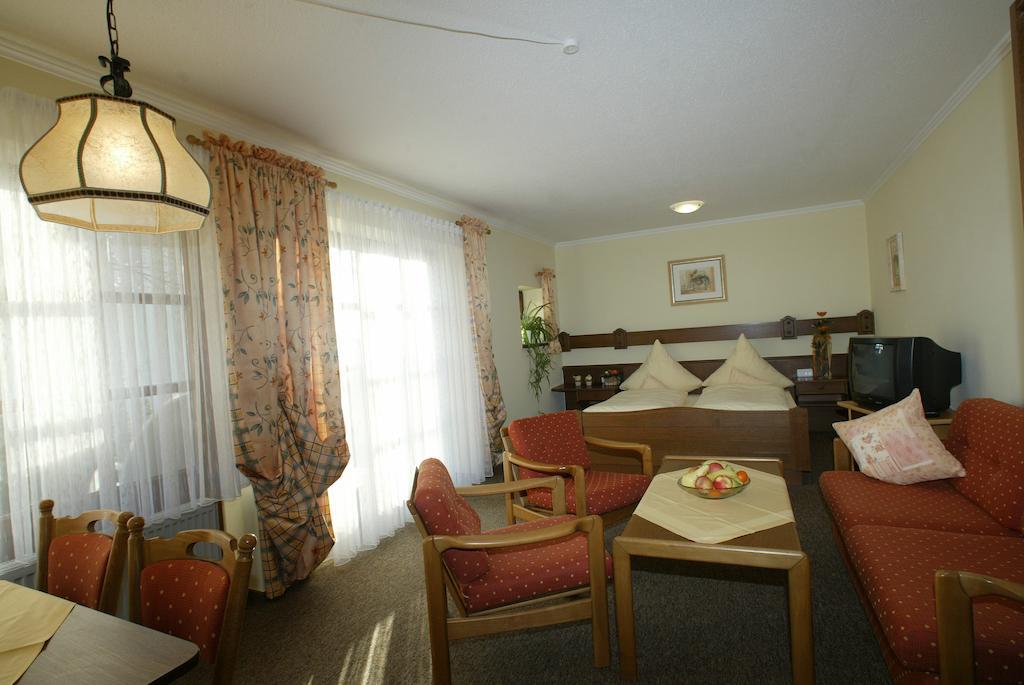 Pension St. Georg Mit Moststueberl Hotel Bad Griesbach  Kamer foto